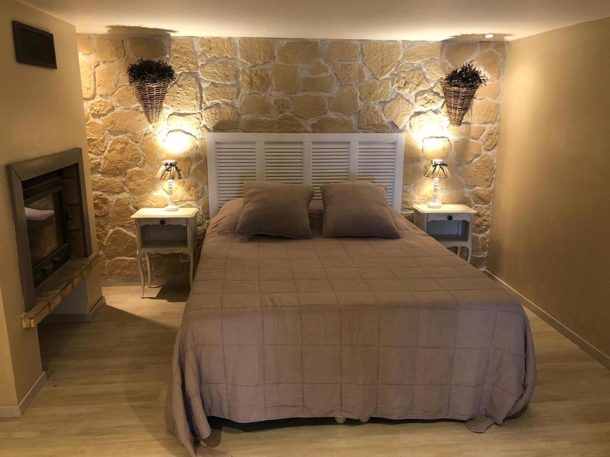 Gite Roussillon Dame Sirmonde Apartment Екстериор снимка