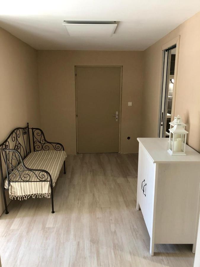 Gite Roussillon Dame Sirmonde Apartment Екстериор снимка